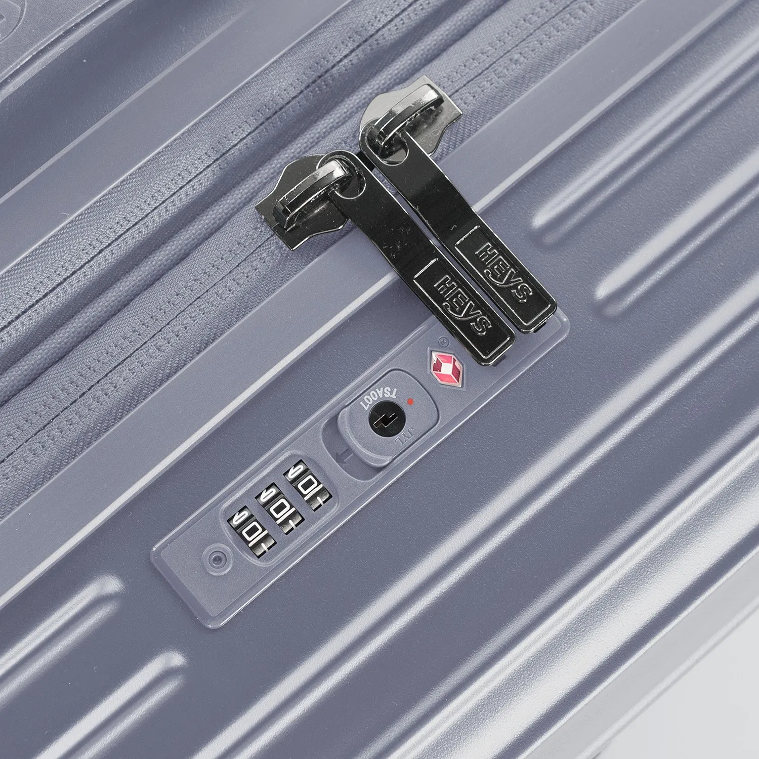 Cruze 30 Inch Luggage