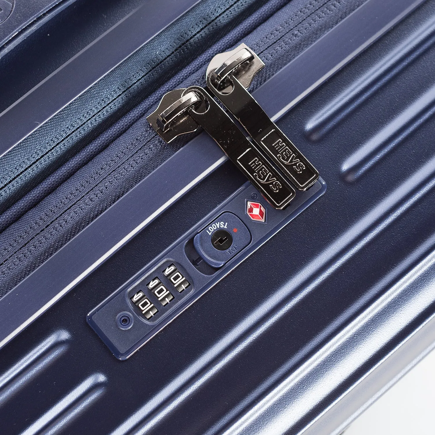 Cruze 30 Inch Luggage